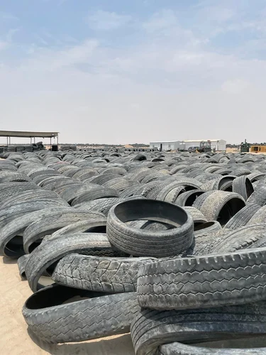 3-Piece Cut Tyre Scrap
